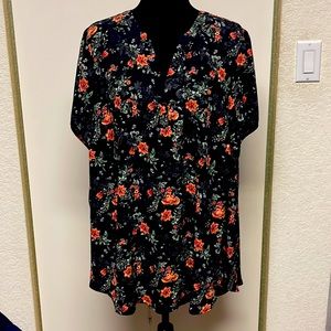 Torrid size 3 floral georgette split front short sleeve blouse.  Never worn, nwt